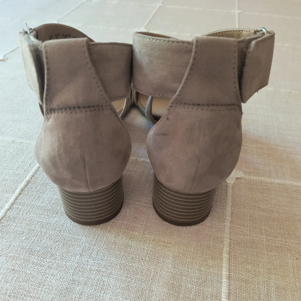 Naturalizer Tan Suede Summer Sandals Women's 8 - Picture 6 of 8